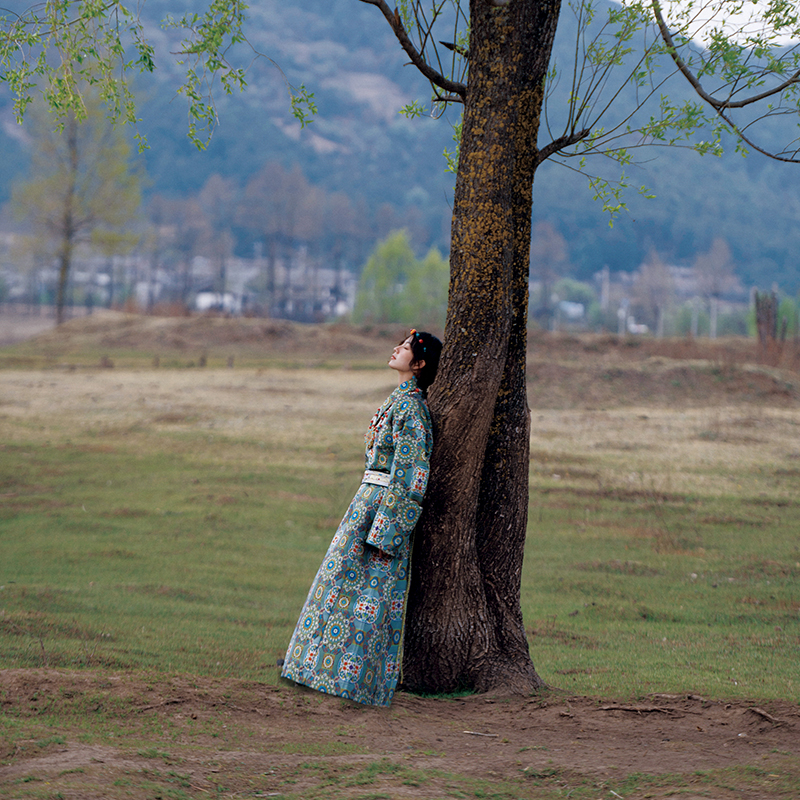 小众原创设计气质华贵藏族民族服饰华丽织锦藏袍女西藏服装-封面