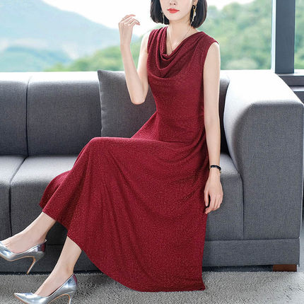 无袖针织连衣裙女夏2025新款大码v领气质收腰显瘦长款大摆裙子女