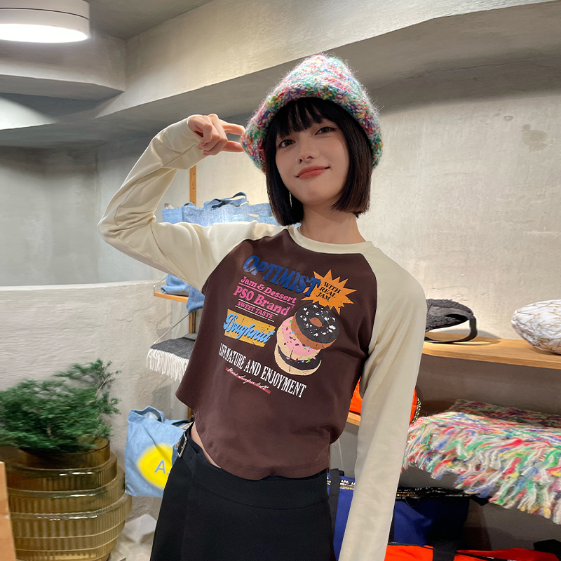 PSO Brand雪芙罗纹针织面料甜点LOGO短款长袖T恤女装露脐辣妹上衣