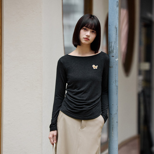 PSO Brand女装弹力针织刺绣小狗一字领抽褶长袖T恤内搭打底衫上衣