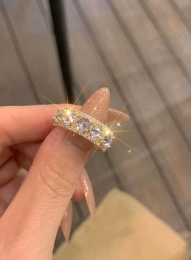 今饰有约锆石满钻超闪高级感戒指