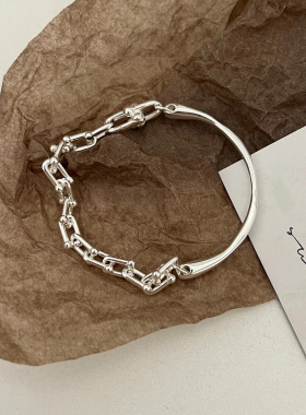 今饰有约复古马蹄拼接重工手链