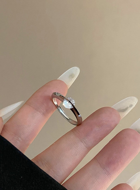 今饰有约灵动环绕星球戒指女