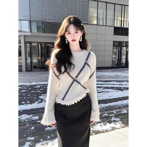 韩系软糯慵懒高级感白色套头针织毛衣女款2025年新款深秋初冬