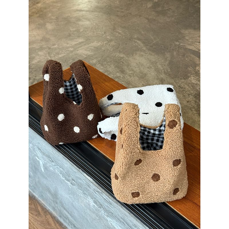 进口日系波点毛绒手提包女新款小众通勤水桶包秋冬上班通勤手拎包