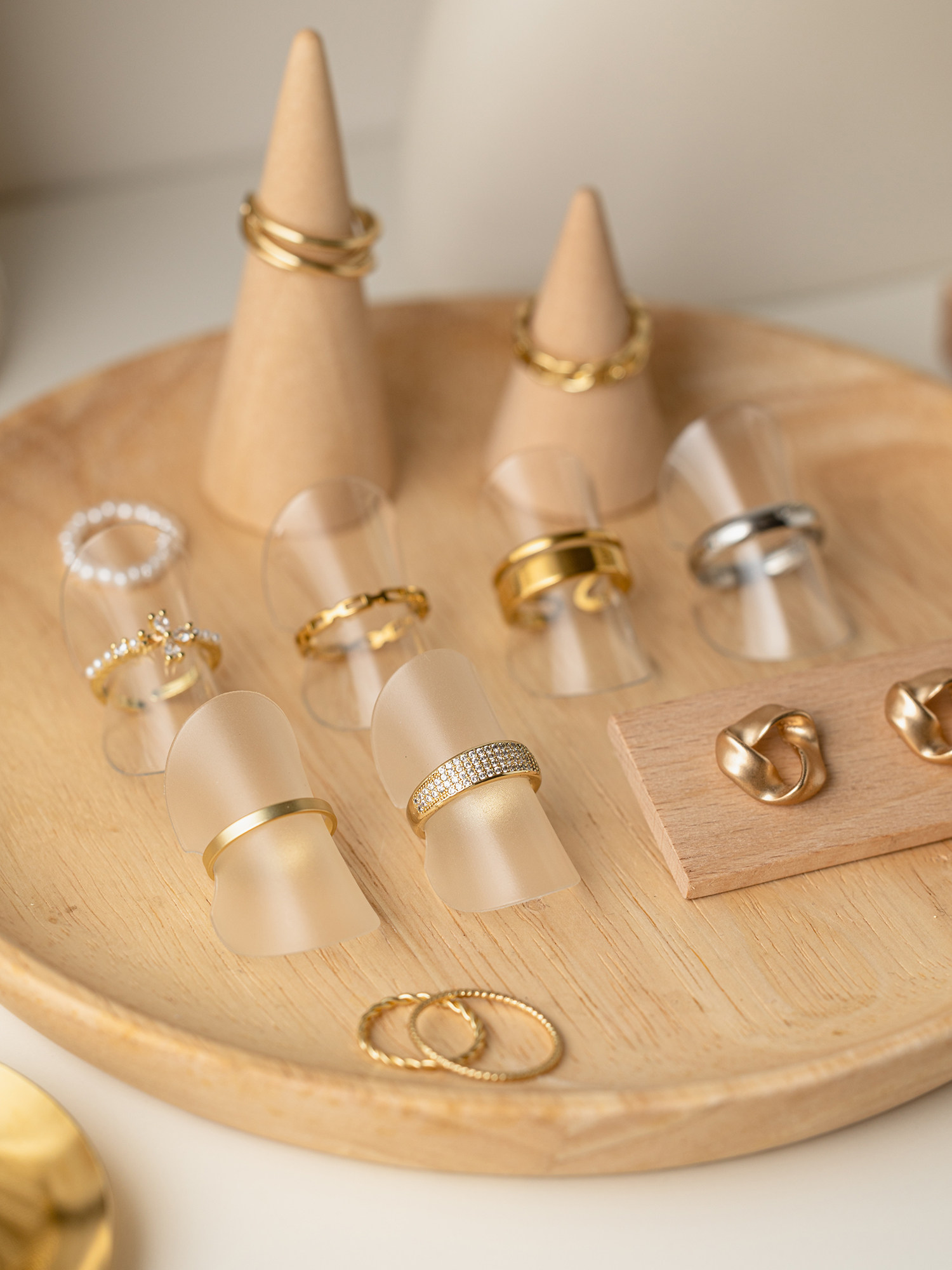 라운드 링 조각 디스플레이 랙 플라스틱 기하학적 디스플레이 랙 간단한 보석 디스플레이 지원 링 보석 사진 소품