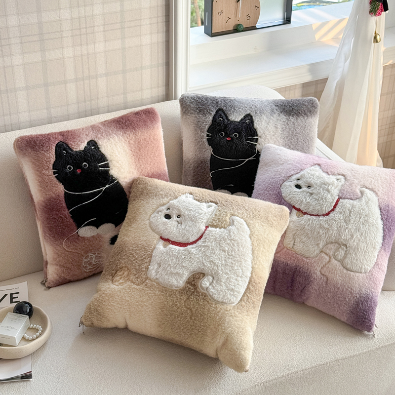 冬季加厚新款牛奶绒卡通抱枕被美拉德办公室午睡靠枕多功能毯子