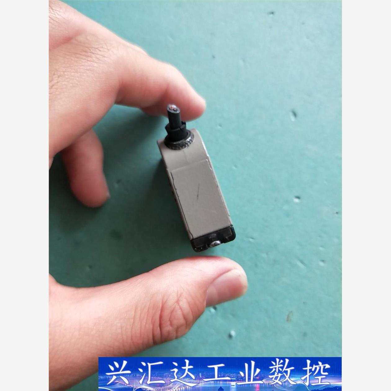 欧姆龙E3S-CL1光电传感