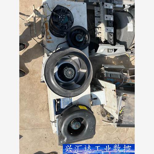 风扇R4E355-AF017、一个
