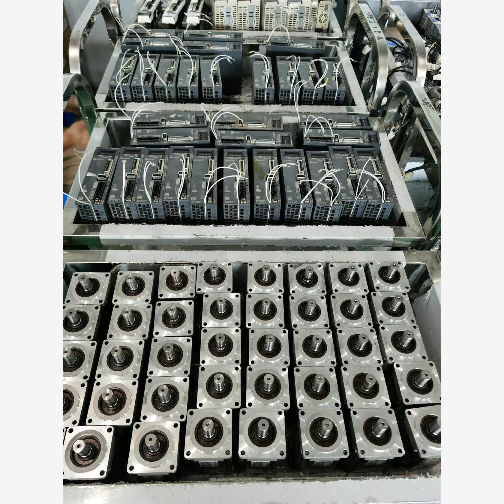 三菱伺服JE  400W CC-Link总线，原装正品拆机，  询价下单