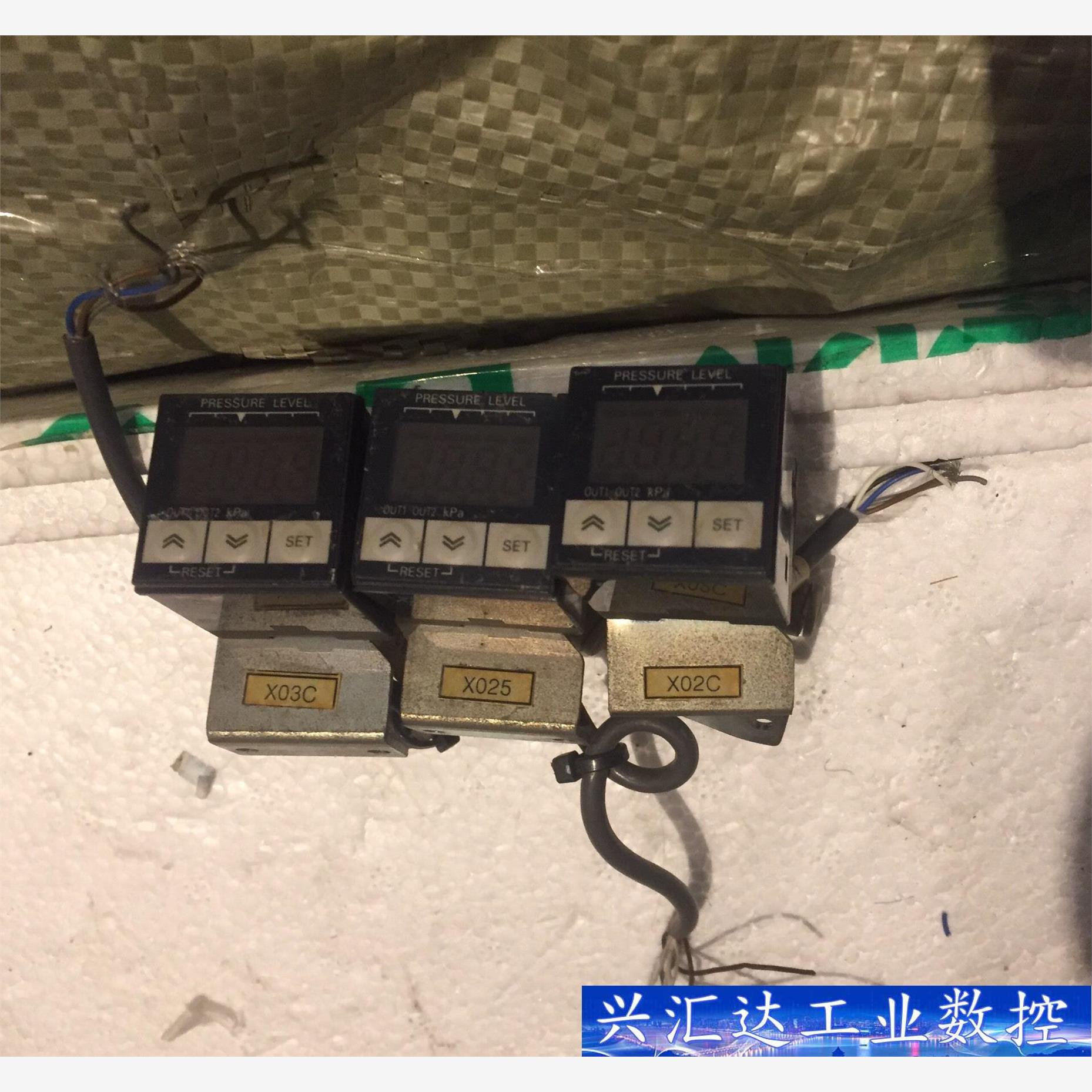 拆机欧姆龙E8F2-NA0C，压