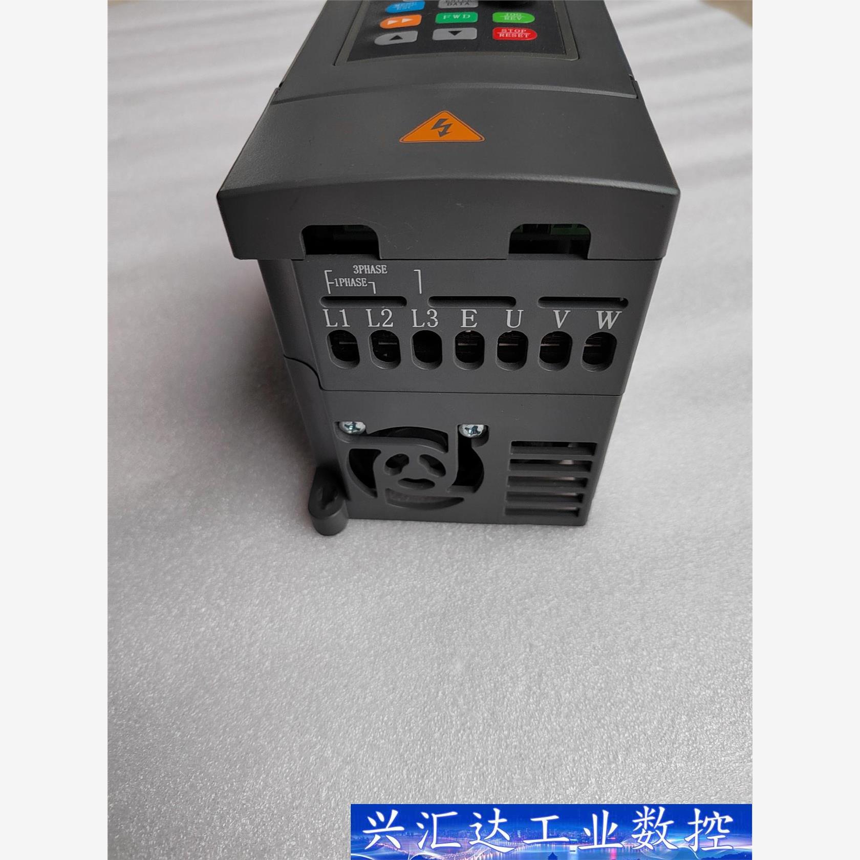 源信变频器YX3000-2S0015