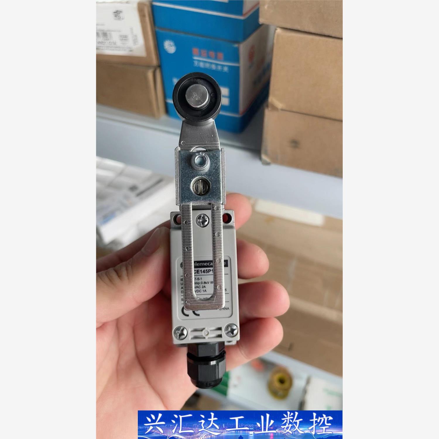施耐德XCE145P12E 行程开关  询价下单