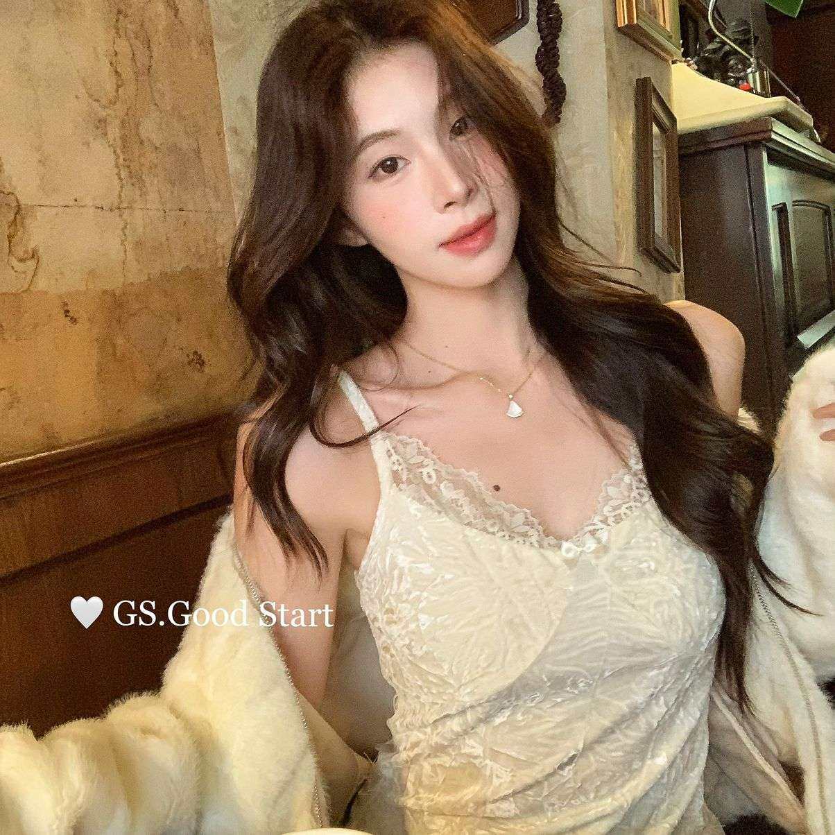 GS.GOOD START-好搭到爆秋冬法式气质蕾丝拼接丝绒吊带背心G6914U