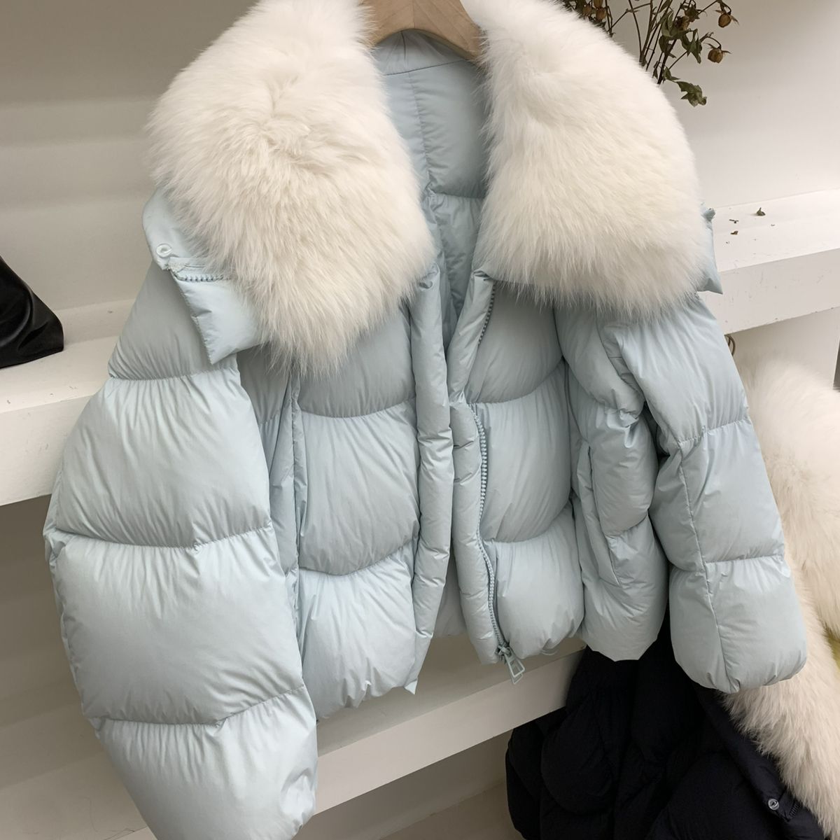 喜番-绒安心绒230克短款保暖羽绒服外套(配可拆真狐狸毛毛领)8669