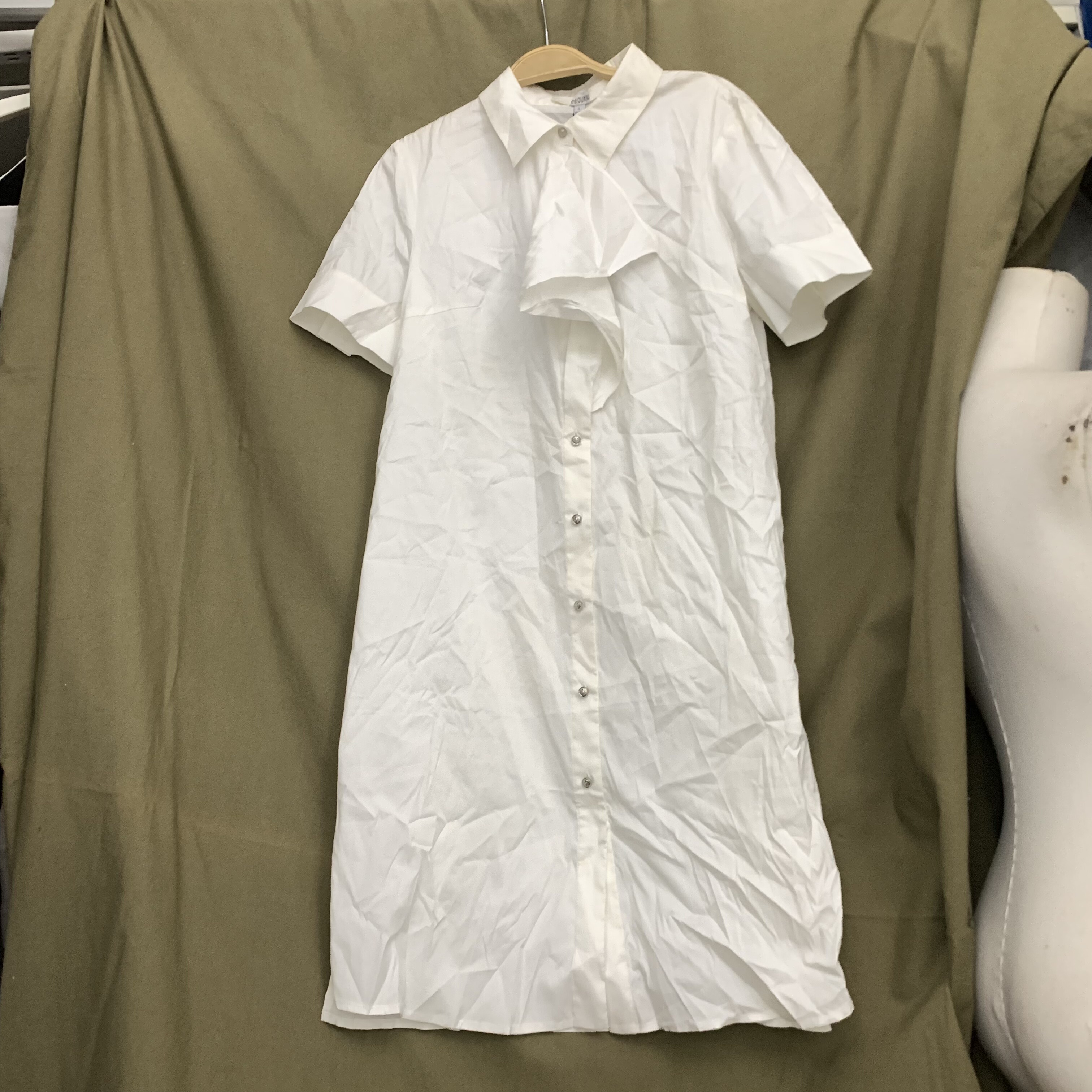 伊华欧秀专柜撤柜2025新款女装时尚百搭连衣裙女裙子w52