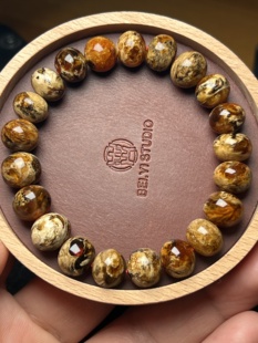 【特价】11mm+抚顺琥珀天花板高桩血溶洞玄幻花纹单圈（25年老料