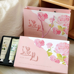 伴手礼护手霜礼盒套盒装补水保湿滋润清爽不油腻送人礼物年会元旦