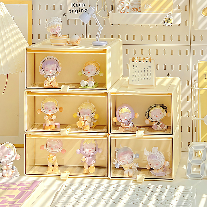 盲盒展示盒防尘桌面抽屉式手办柜学生书桌办公工位杂物文具收纳盒