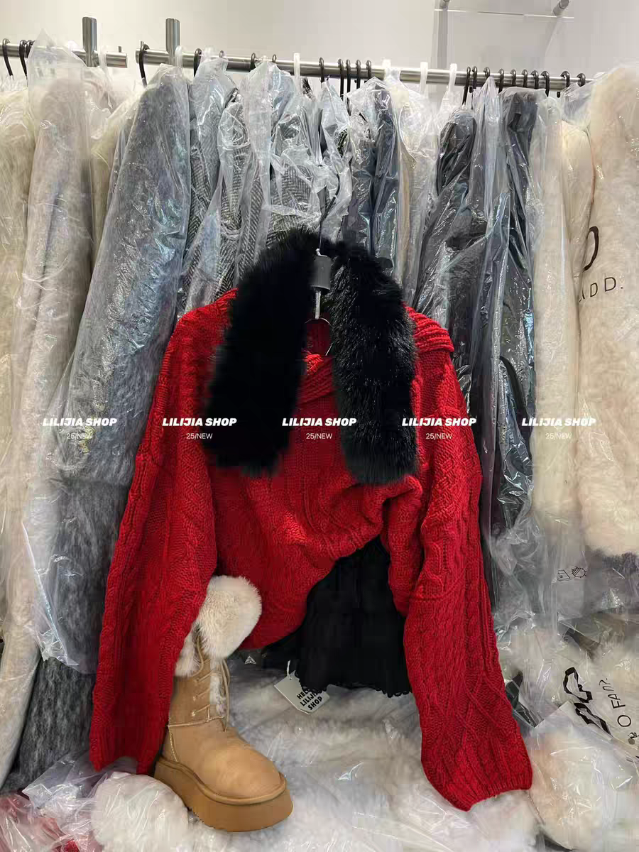 MH家 2025冬季新款慵懒风圣诞红色麻花毛衣高腰丝绒短裙两件套