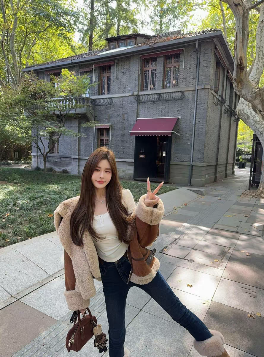 MH家 2025秋冬新款韩版时尚百搭宽松显瘦大翻领皮毛一体外套女