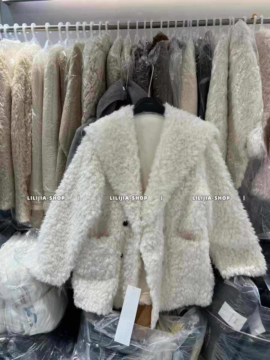 MH家 2024冬季新款时尚百搭大翻领毛绒绒皮毛一体加厚外套女