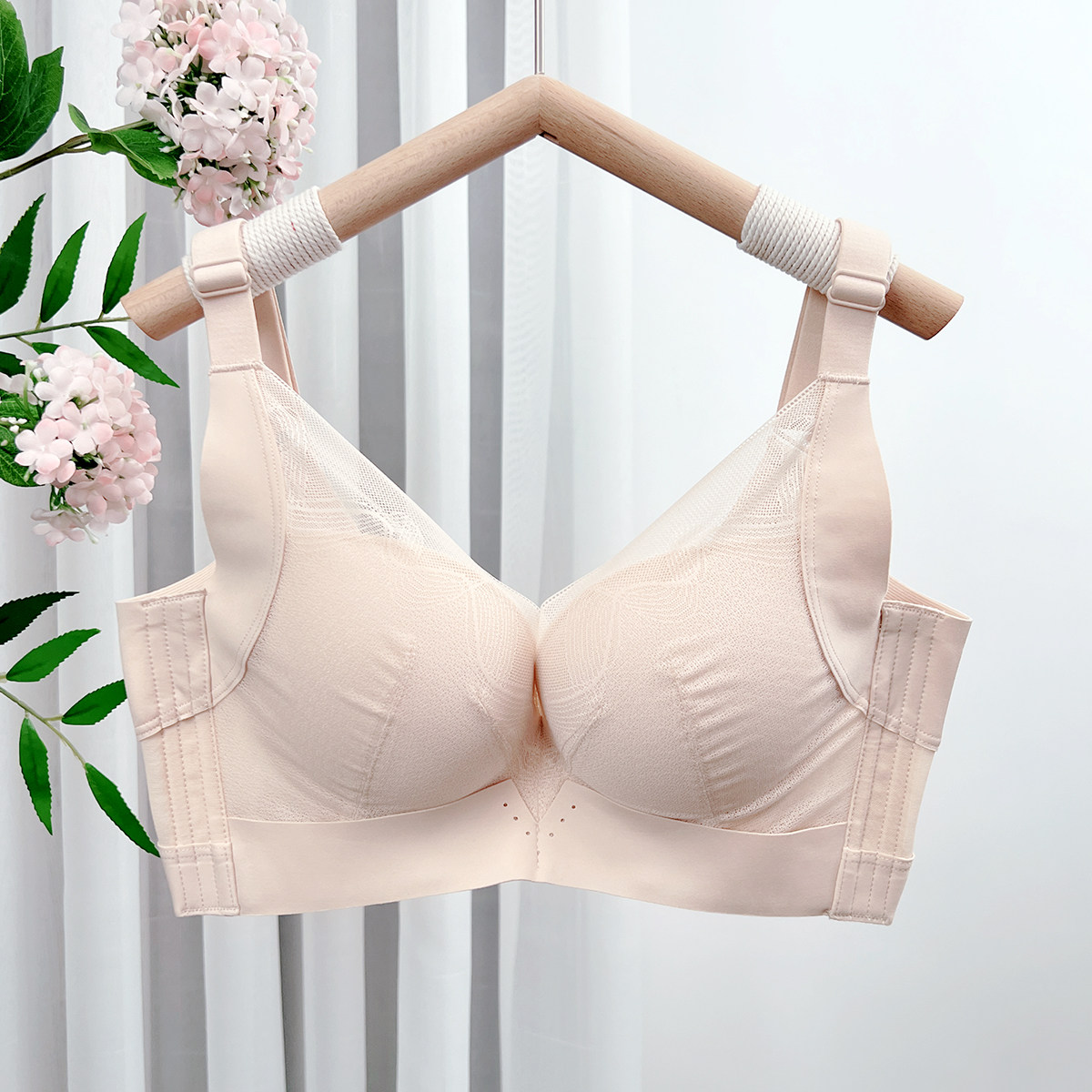 光面无痕粉底液隐形调整型内衣小胸聚拢显大加厚防下垂收副乳文胸,女士内衣/男士内衣/家居服,文胸,淘宝优惠券,粉丝福利购,淘宝优惠卷