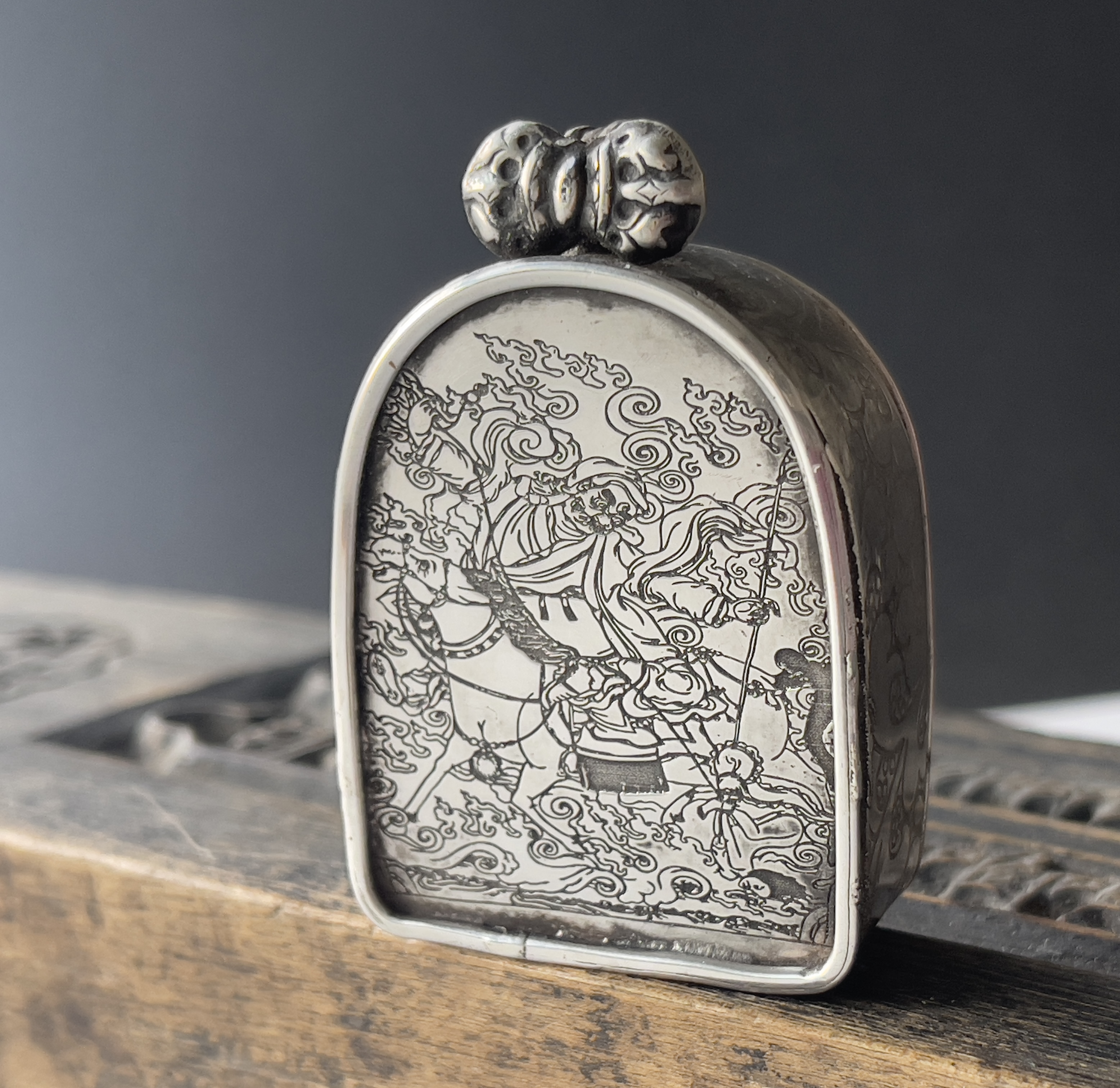 尼泊尔纯银紫玛护法嘎乌盒