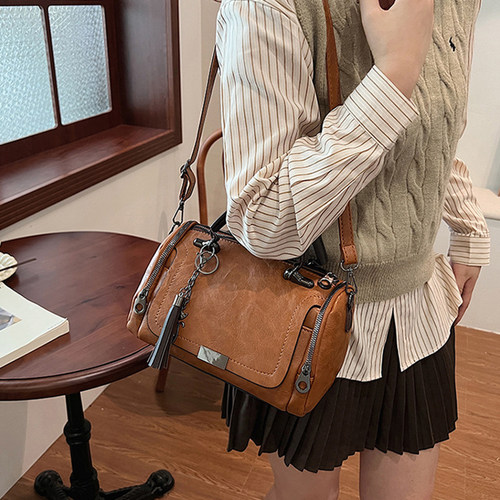 复古波士顿包2026新款女包流苏包