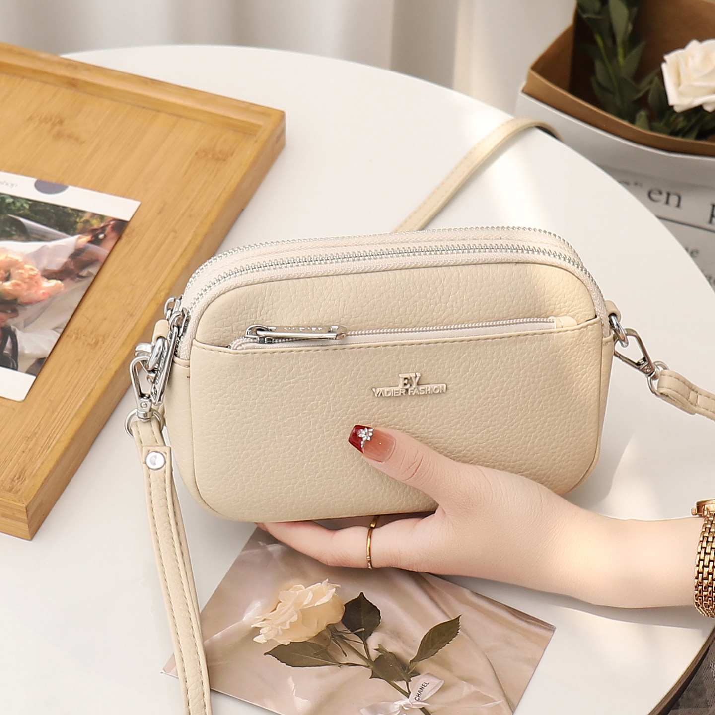 手机包女2026新款多层小挎包通勤斜挎包轻便百搭手拿包迷你小包包