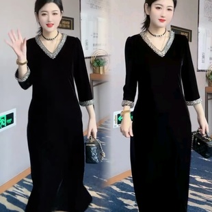 秋季 长裙女 洋气高级感国风高品质重工艺串珠V领真丝绒连衣裙时尚