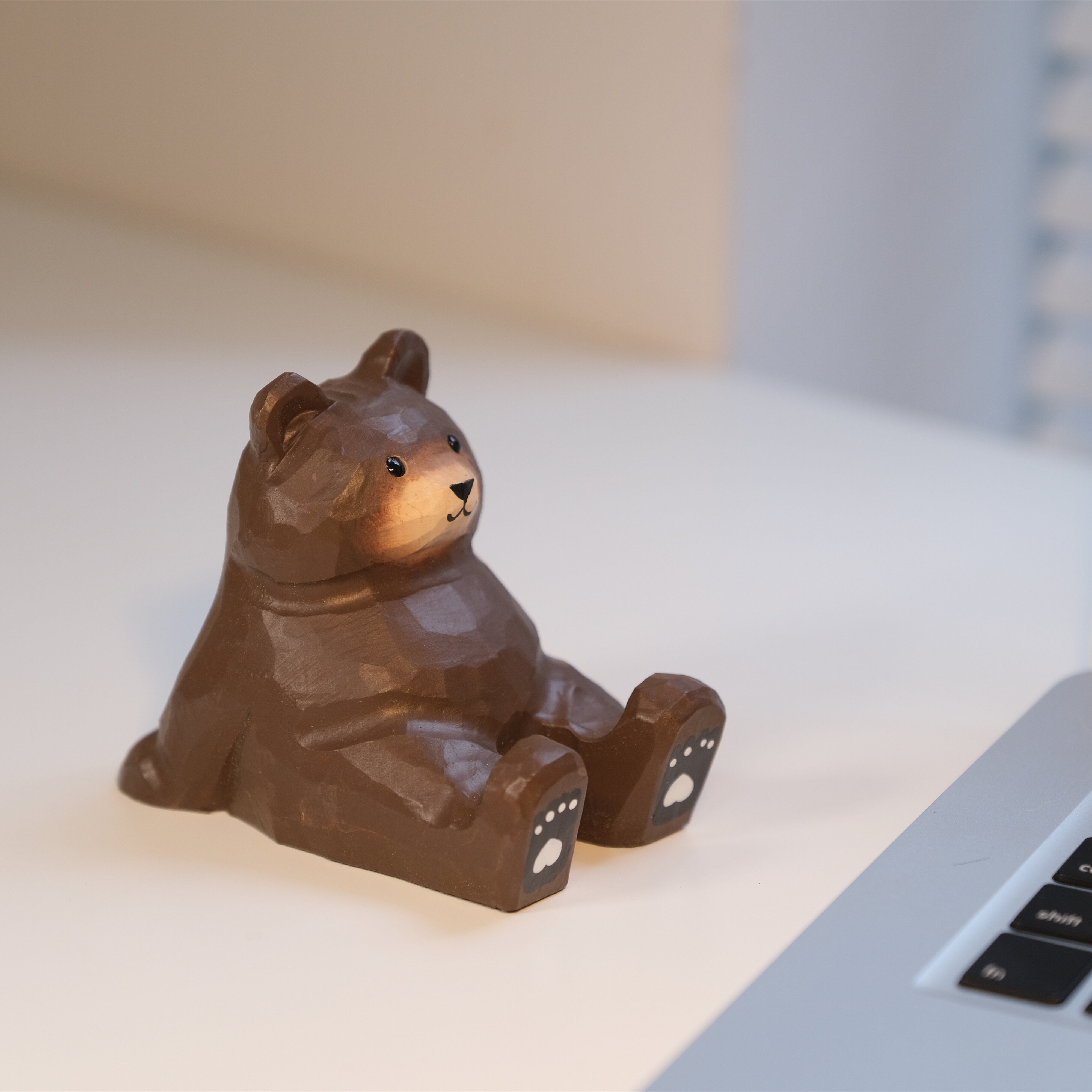 不土 躺平的胖熊手机支架 小木雕桌面摆件创意情侣生日礼物送人