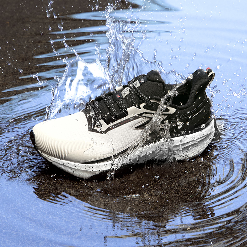 361度男鞋雨屏8.0防泼水跑步鞋