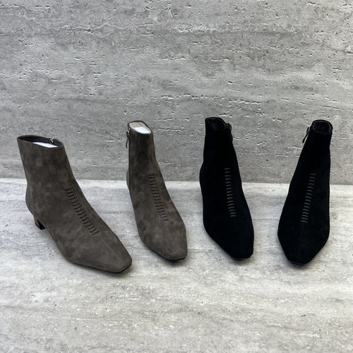 羊猄皮方头粗跟侧拉链马丁靴短靴