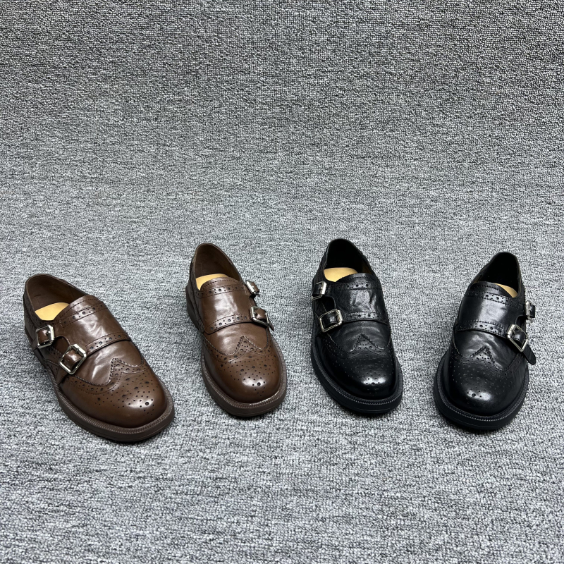平底圆头扣带英伦皮鞋布洛克鞋