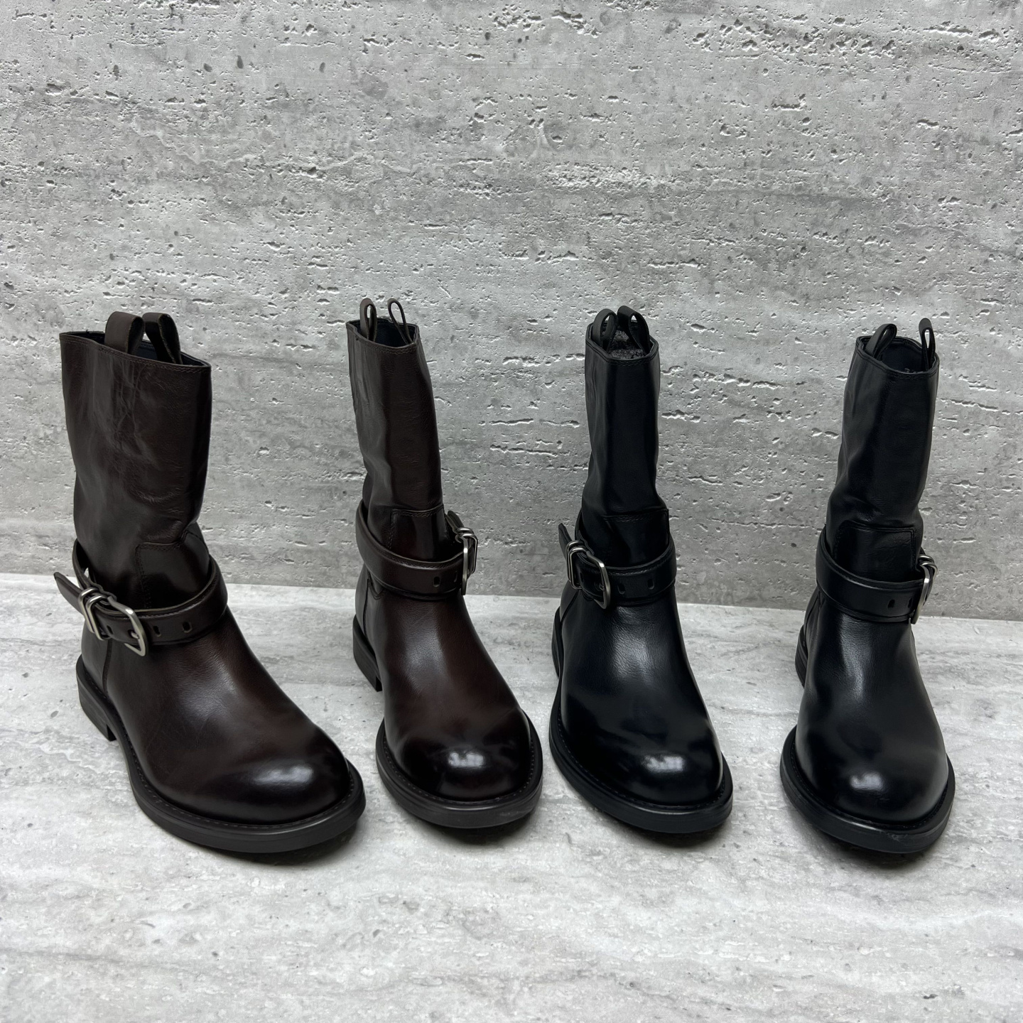 真皮低跟套筒短靴皮带扣时装靴女