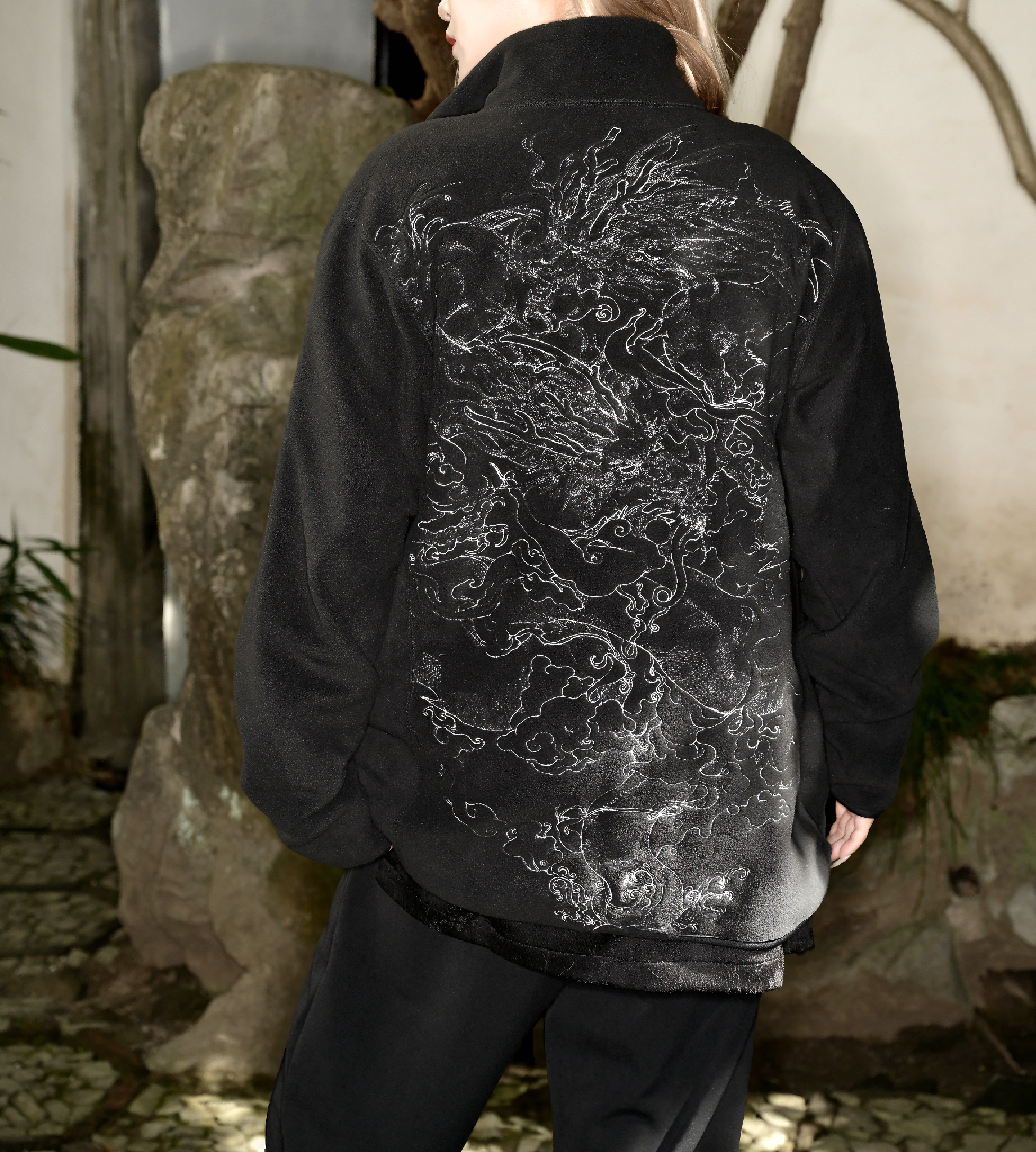 神识麒骥摇粒绒外套反骨蛟刺绣