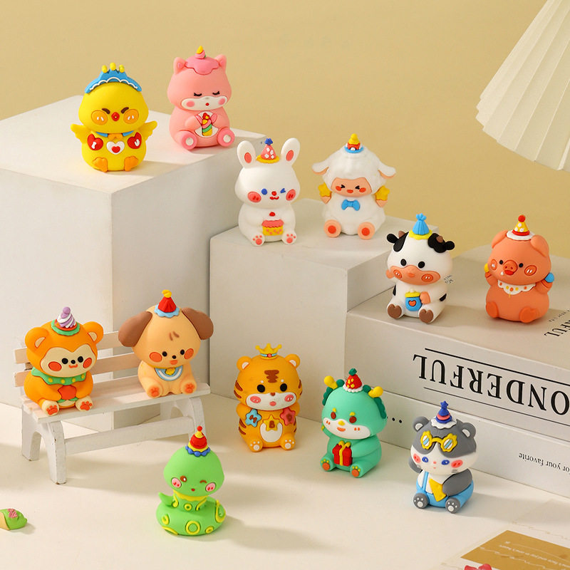 新款创意可爱卡通软胶公仔手办十二生肖摆件树脂工艺品源头厂