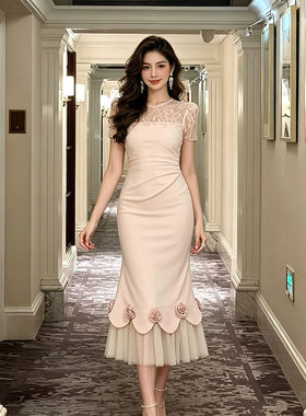2026夏季新款女装法式蕾丝拼接修身显瘦立体花朵包臀连衣裙15660