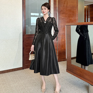 法式千金风蕾丝拼接收腰V领连衣裙女长款黑色年会礼服裙秋冬21882