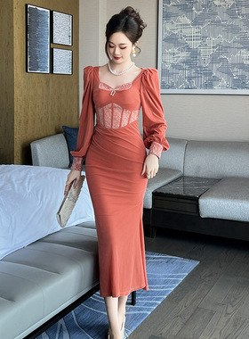 2025春装新款女装法式方领蕾丝拼接修身丝绒鱼尾连衣裙11418