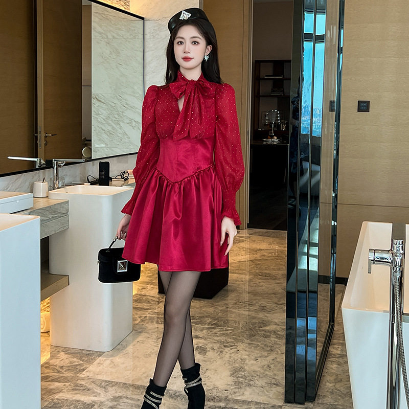 2025秋冬装新款女装法式减龄蝴蝶结收腰喇叭袖蓬蓬连衣裙40631