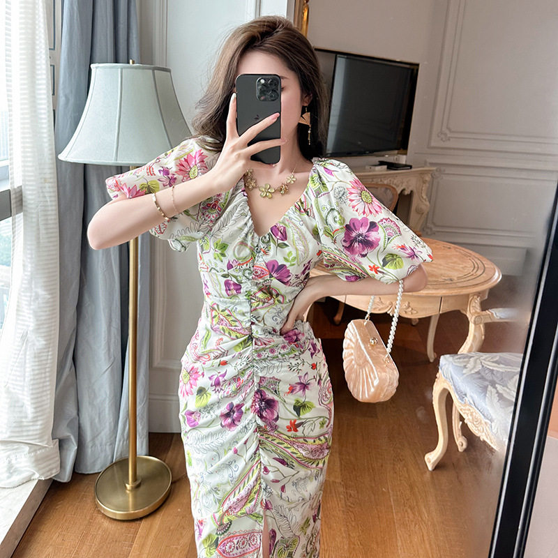 2026夏季新款女装法式V领泡泡袖印花修身连衣裙别致茶歇裙子10285