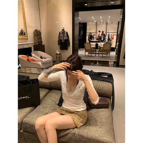 THREE GOOOD殷三吉【银尘秘境】假两件挂脖针织上衣2025新款设计