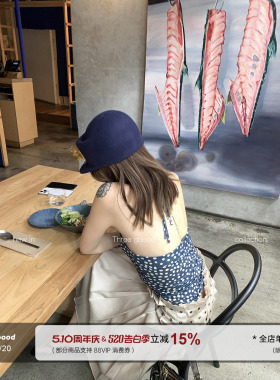 THREE GOOOD殷三吉复古波点情书 V领挂脖吊带背心 甜辣少女设计感