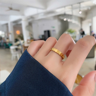 2022年新款钛钢镀18k金色鱼鳞片戒指指环女款波光粼粼不掉色指环