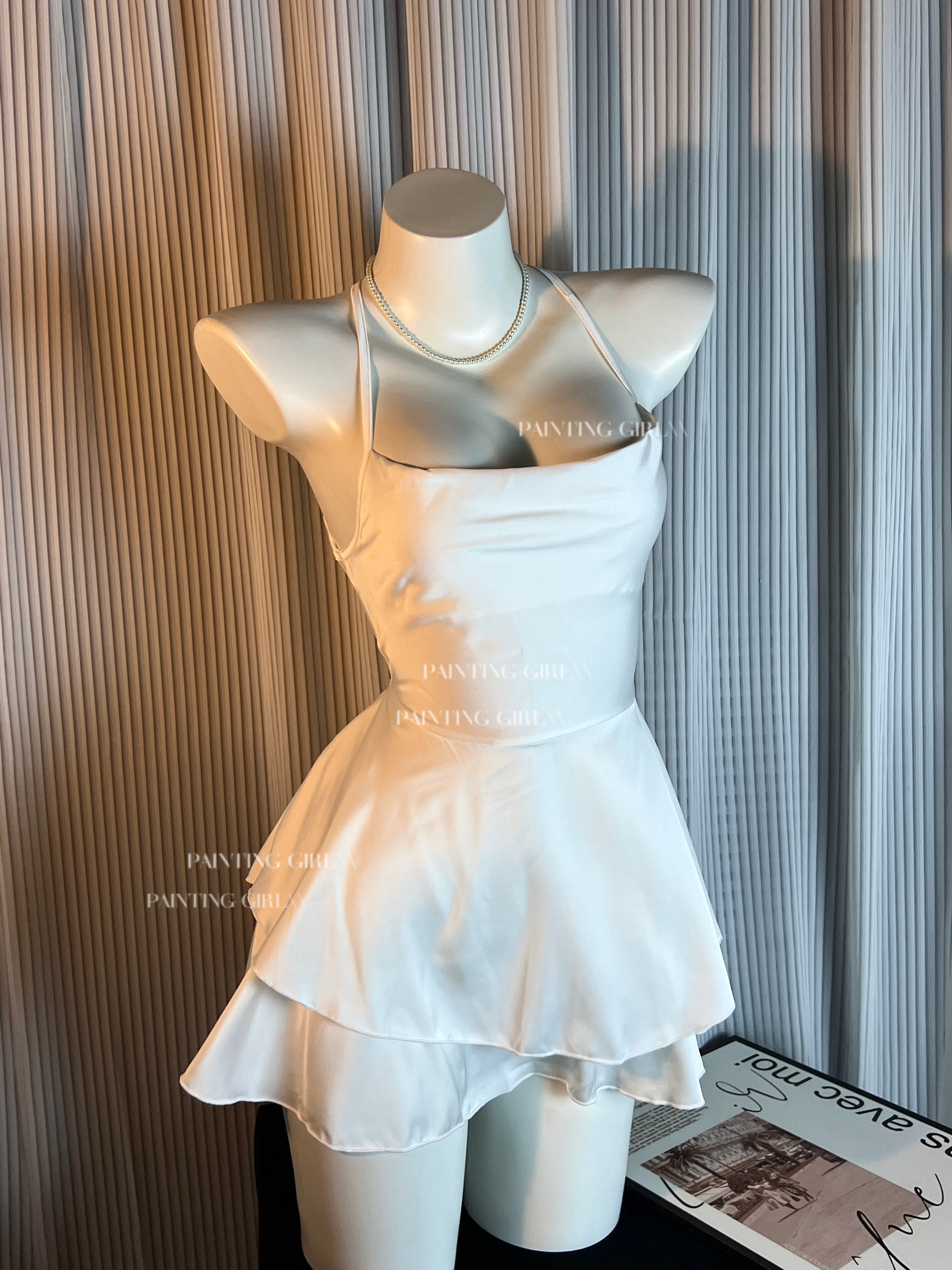 그림소녀 동백꽃·섹시한 서스펜더 스커트 섹시한 끈이 없는 백리스 A라인 핫걸 스타일 새틴 스커트