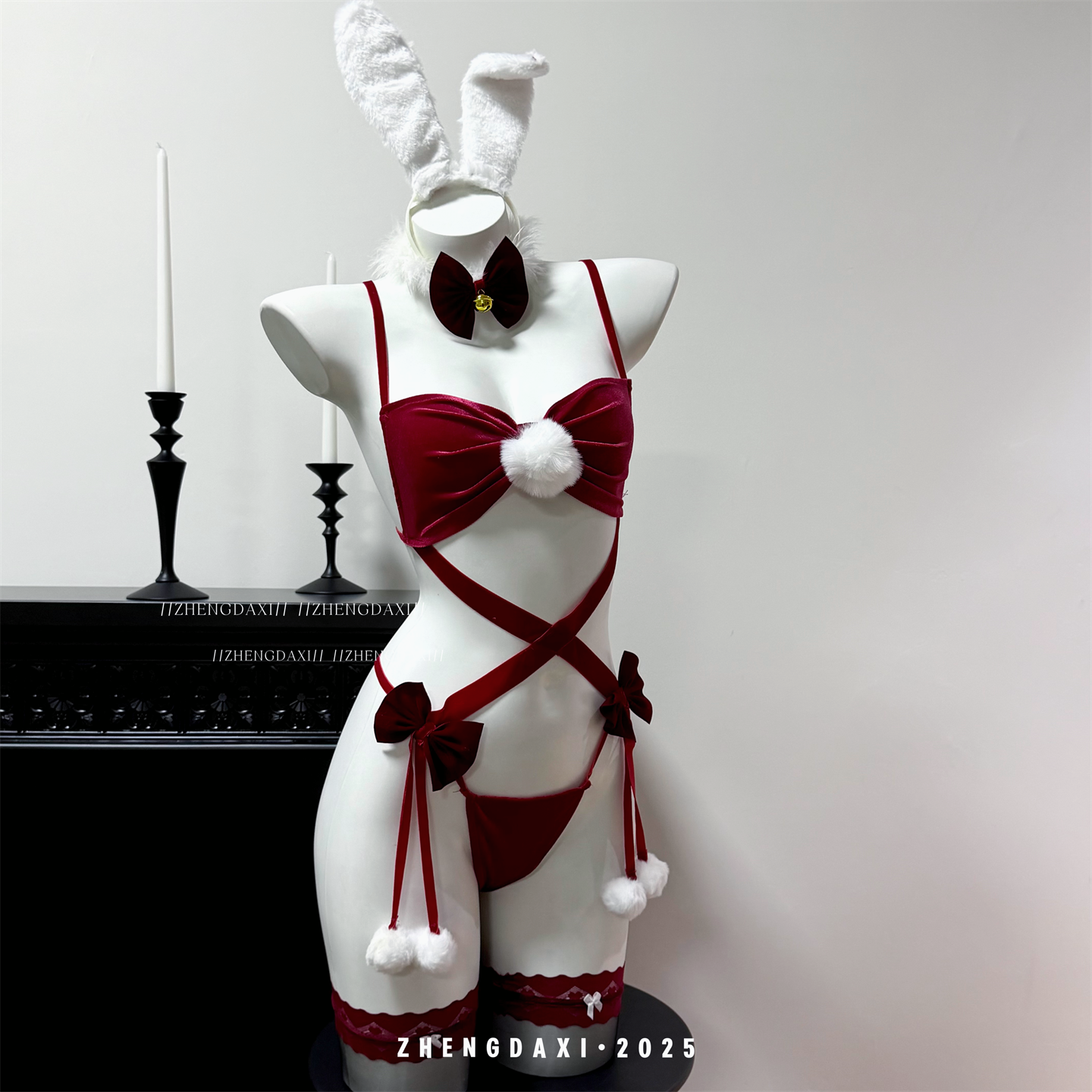 郑大嘻圣诞氛围兔女郎连体衣