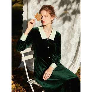 墨绿色丝绒V领连衣裙法式轻奢小众不撞款显瘦独特漂亮气质裙子