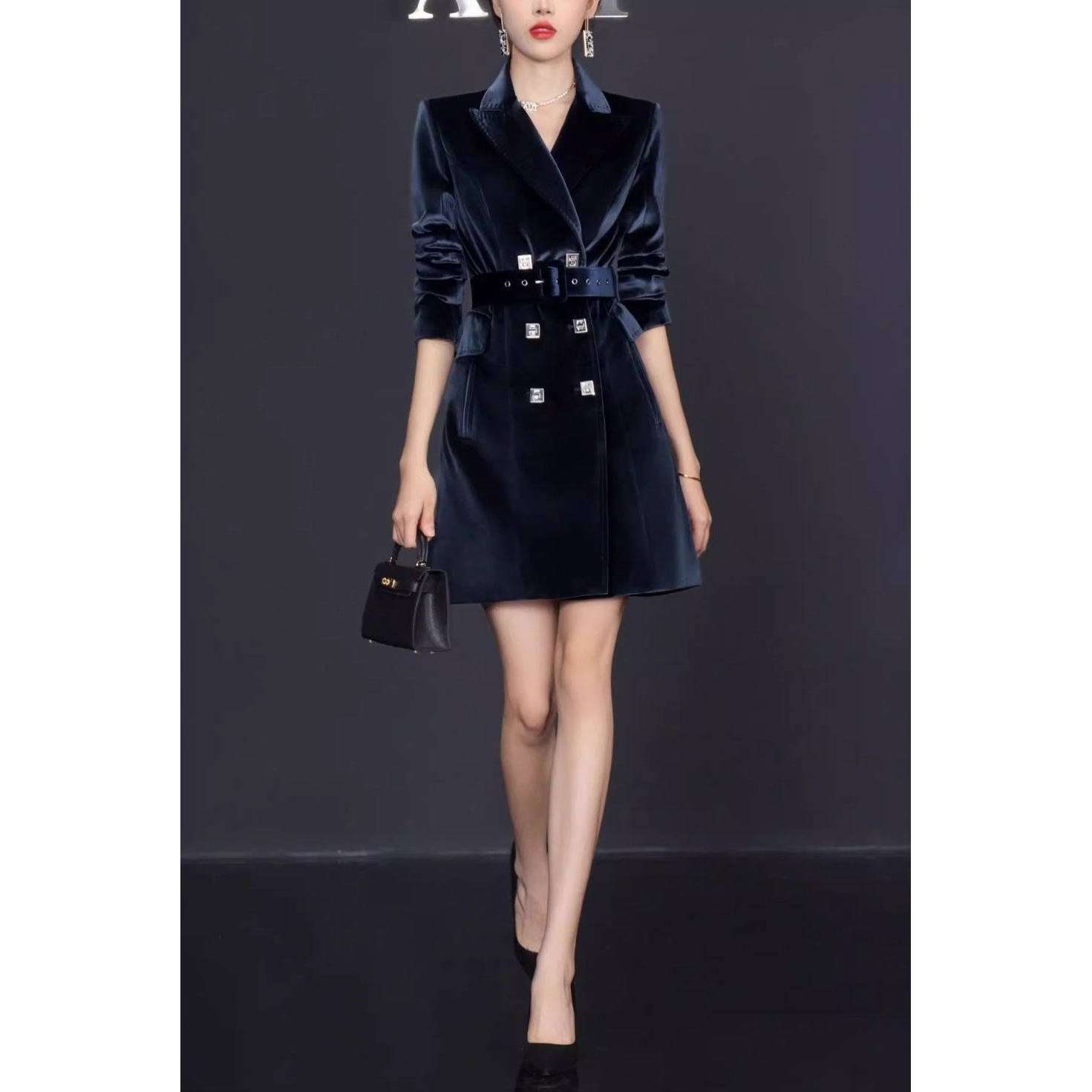 高端御姐气质丝绒职业西装外套女秋冬款收腰修身显瘦西服裙